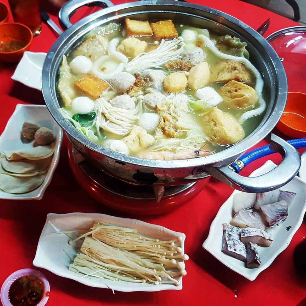 The restaurant ships its seafood from Pulau Ketam daily to ensure freshness and quality. ― Picture via Instagram/limchuyi0216