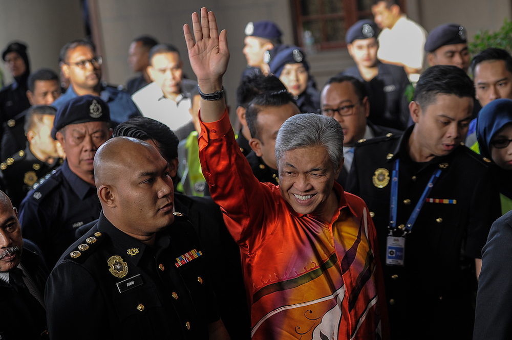 Umno president Datuk Seri Ahmad Zahid Hamidi arrives at the Kuala Lumpur High Court October 19, 2018. u00e2u20acu201d Picture by Azinuddin Ghazali