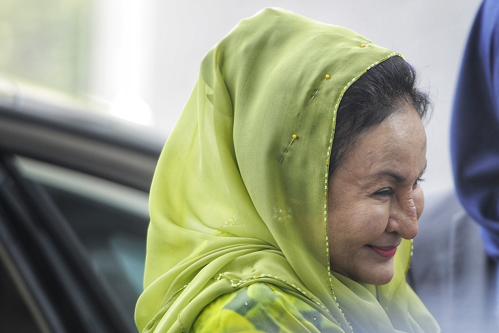 Datin Seri Rosmah Mansor arrives to give a statement to the Malaysian Anti-Corruption Commission (MACC) in Putrajaya October 3, 2018. u00e2u20acu201d Picture by Shafwan Zaidon
