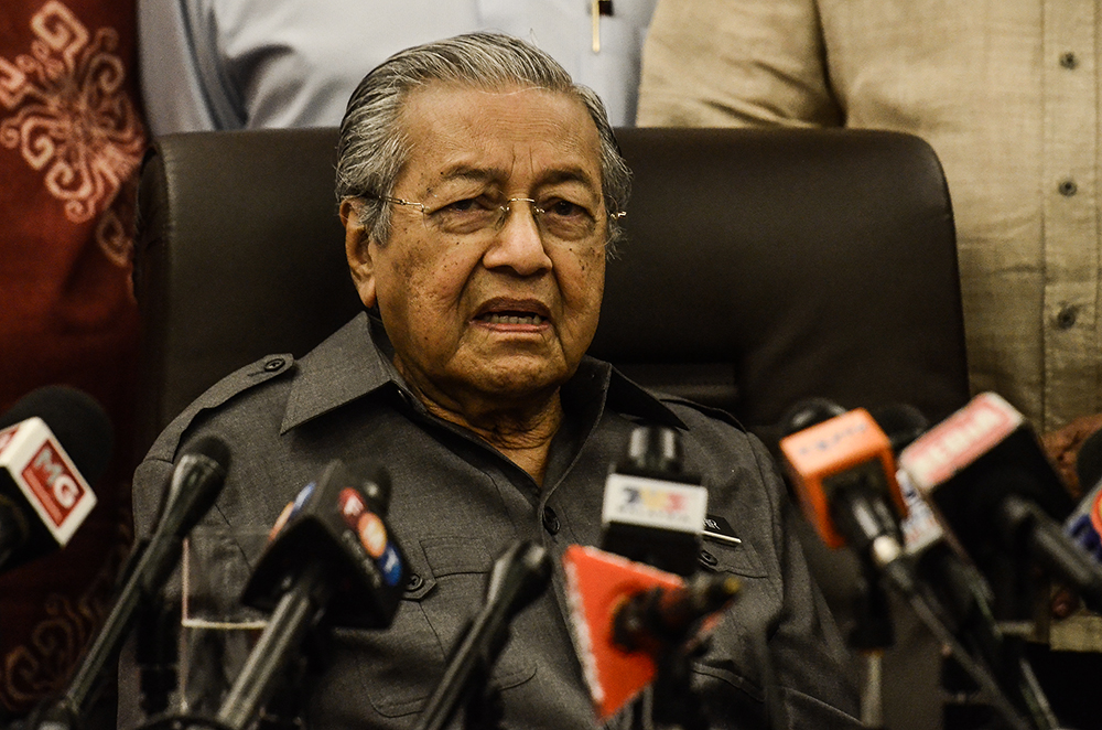Prime Minister Tun Dr Mahathir Mohamad speaks during a press conference after chairing the Pakatan Harapan presidential council meeting in Kuala Lumpur October 5, 2018. u00e2u20acu201d Picture by Miera Zulyana