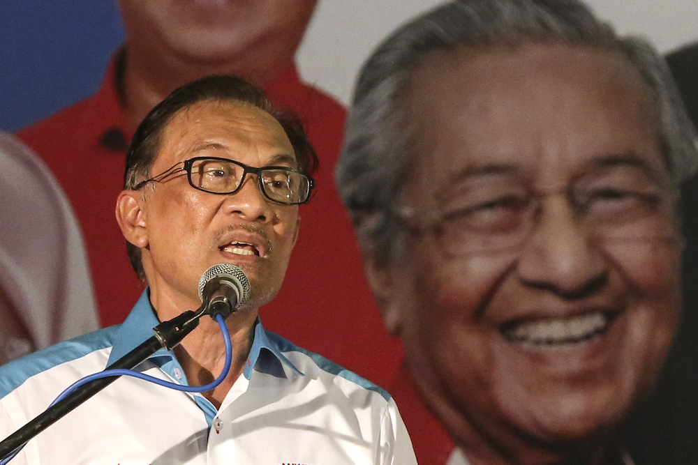 Pakatan Harapanu00e2u20acu2122s candidate for the Port Dickson by-election Datuk Seri Anwar Ibrahim speaks during the Ceramah Mega in Port Dickson October 8, 2018. u00e2u20acu201d Picture by Azneal Ishak