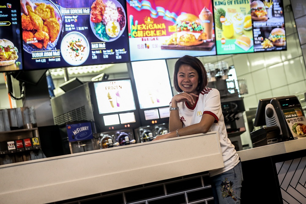 Erica Soh manages 271 outlets, from licensing renewals, lease renegotiations and refurbishment of non-performing stores to improve sales.