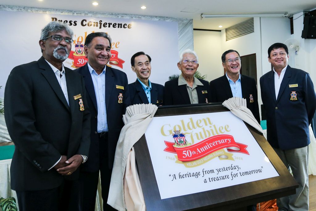 KGNS president Tengku Shamsul (fourth left) with his management committee after launching the logo of the clubu00e2u20acu2122s golden jubilee anniversary celebrations yesterday. u00e2u20acu201d Picture by Ahmad Zamzahuri