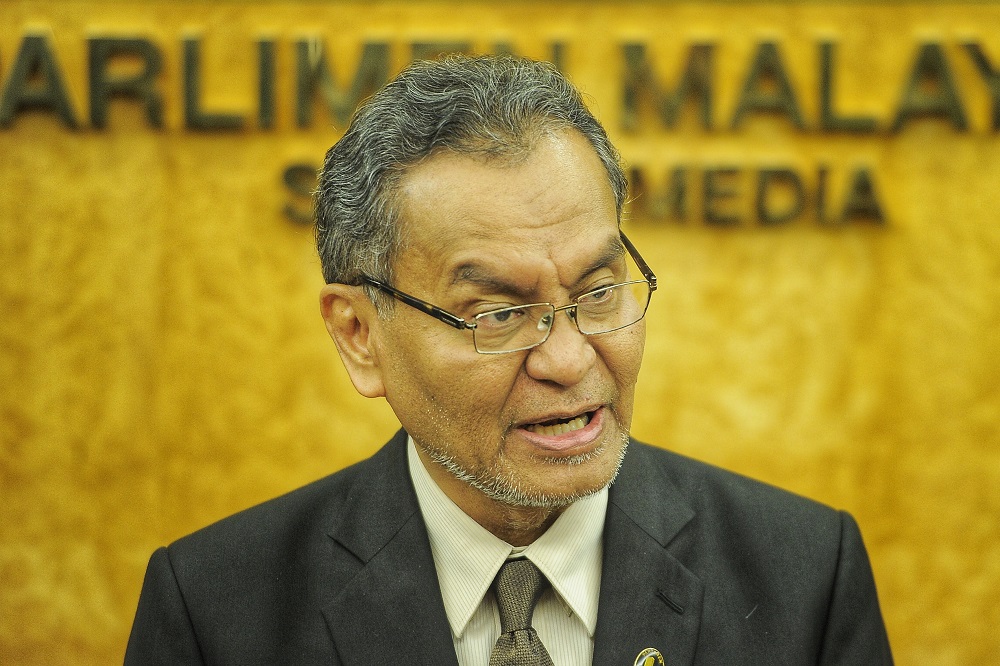Health Minister Dzulkefly Ahmad at a press conference at Parliament in Kuala Lumpur October 16, 2018. u00e2u20acu201d Picture by Shafwan Zaidon