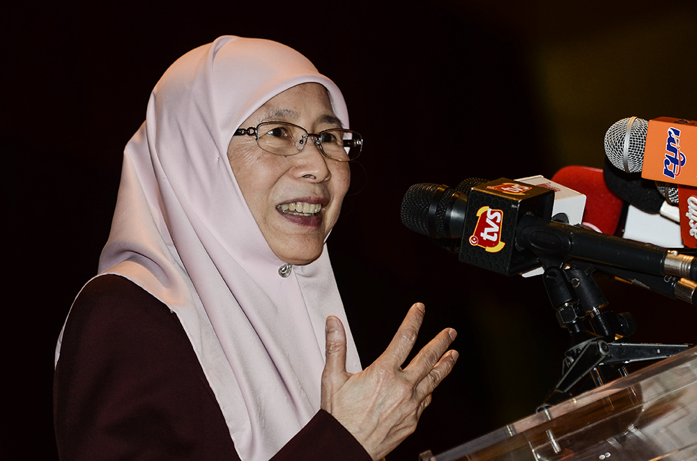 Deputy Prime Minister Datuk Seri Dr Wan Azizah Wan Ismail delivers her speech during the Muzakarah Fiqh and International Fiqh Conference at Insitut Sosial Malaysia in Kuala Lumpur October 16, 2018. u00e2u20acu201d Picture by Miera Zulyana