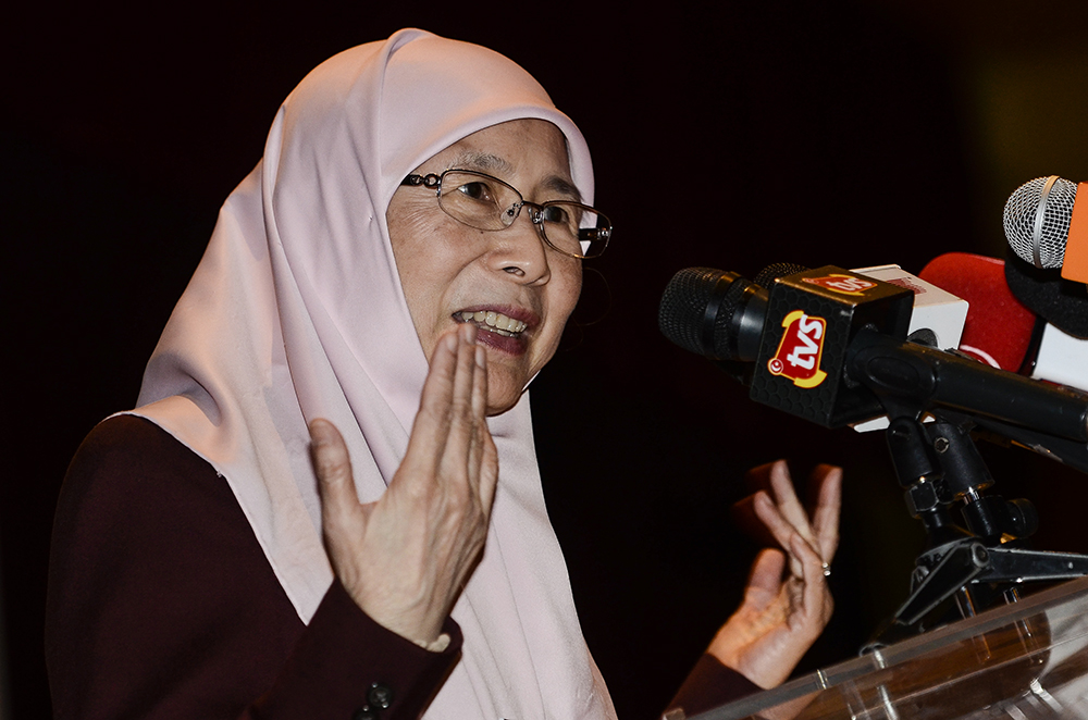 Deputy Prime Minister Datuk Seri Dr Wan Azizah Wan Ismail delivers her speech during the Muzakarah Fiqh and International Fiqh Conference at Insitut Sosial Malaysia in Kuala Lumpur October 16, 2018. u00e2u20acu201d Picture by Miera Zulyana