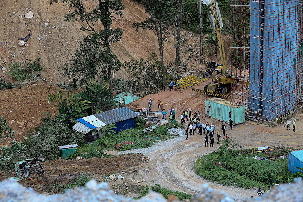 Penang Chief Minister Chow Kon Yeow and other officials visit the site of a landslide in Paya Terubong October 19, 2018. u00e2u20acu201d Picture by Sayuti Zainudin