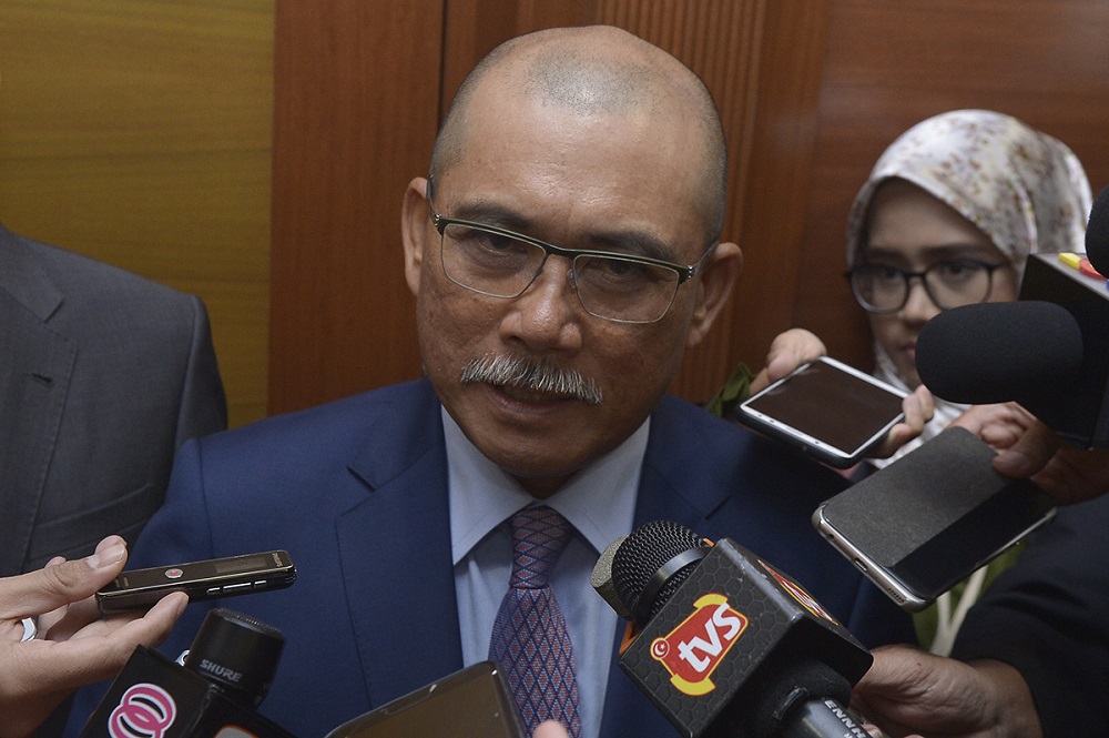 Public Accounts Committee chairman Datuk Seri Ronald Kiandee speaks to reporters after a meeting at Parliament in Kuala Lumpur October 24, 2018. u00e2u20acu201d Picture by Mukhriz Hazim