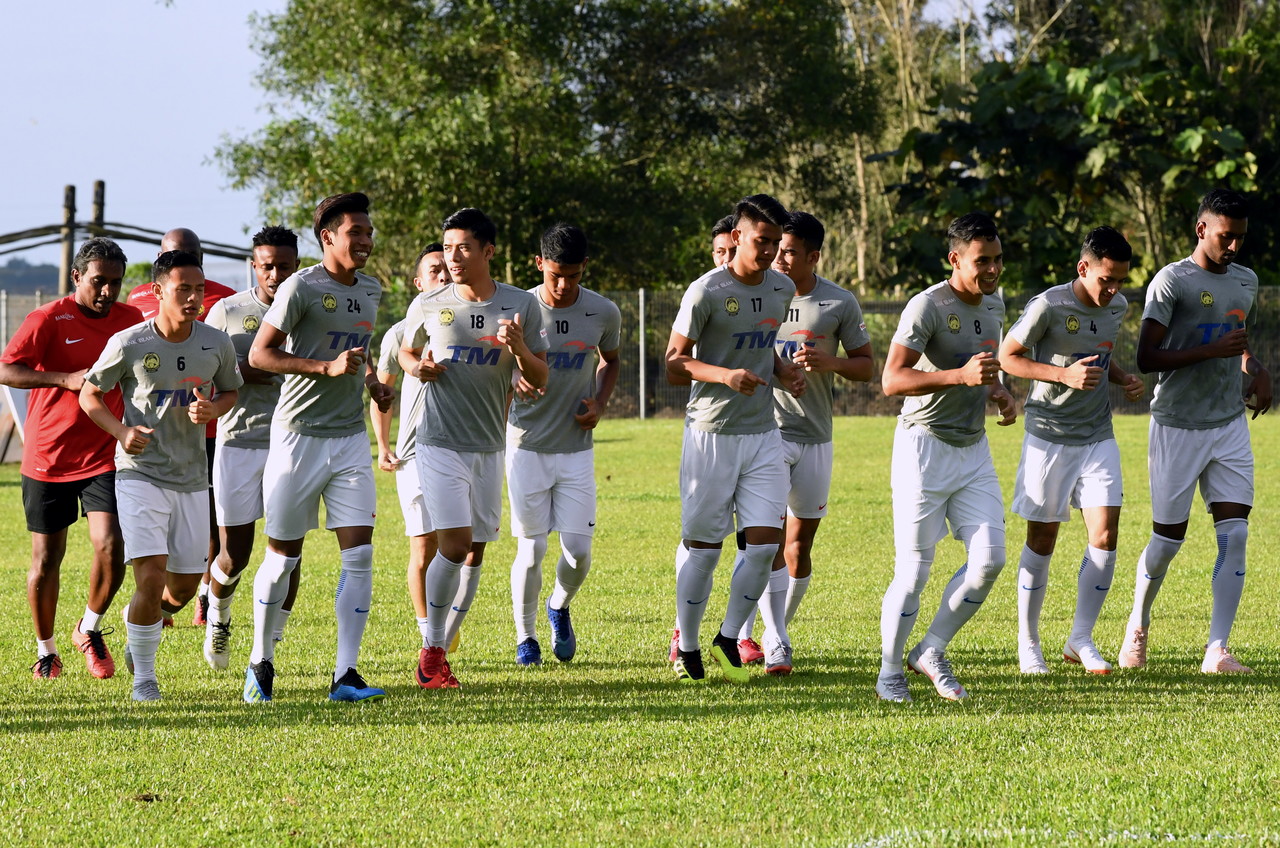National football players during a training session at the Universiti Sains Islam football field in Nilai October 24, 2018. u00e2u20acu201d Bernama pic