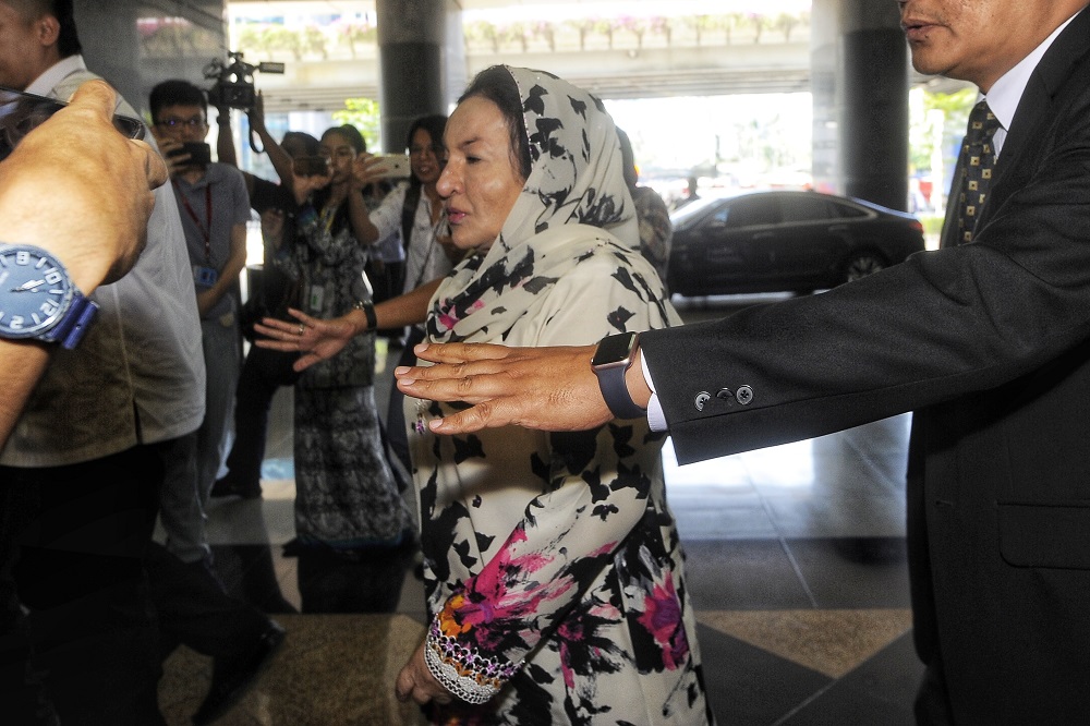 Datin Seri Rosmah Mansor arrives at the KPJ tower in Kuala Lumpur October 26, 2018. u00e2u20acu201d Picture by Shafwan Zaidon