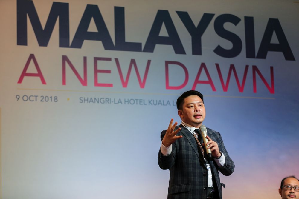Darell Leiking speaks during the 'Malaysia: A New Dawn' economic forum in Kuala Lumpur October 9, 2018. u00e2u20acu201d Picture by Ahmad Zamzahuri