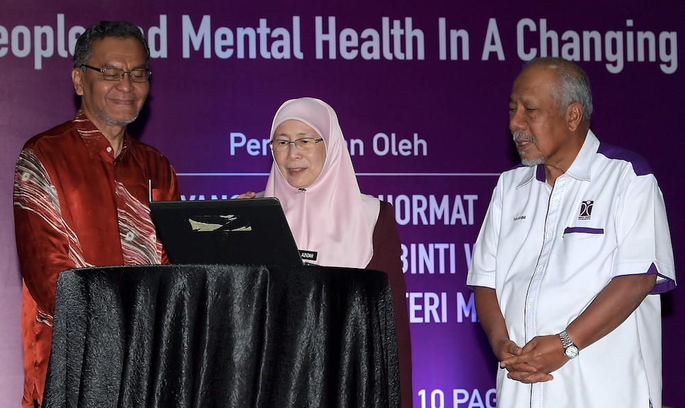 Datuk Seri Dr Wan Azizah Wan Ismail officiates the launch of World Mental Health Day 2018 at the Putrajaya International Convention Centre October 11, 2018. u00e2u20acu201d Bernama pic