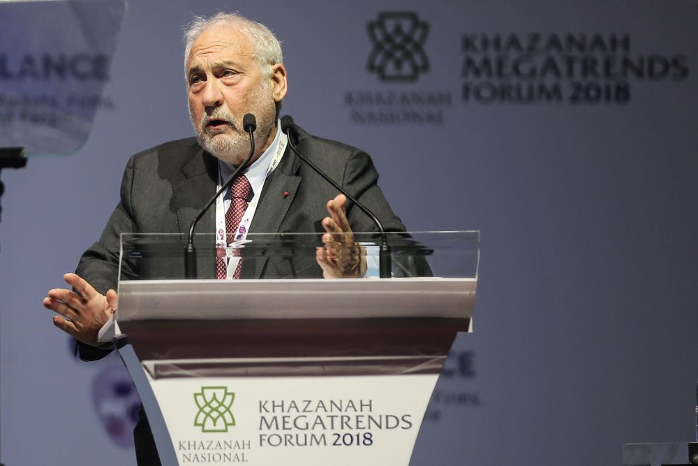 Professor Joseph E. Stiglitz speaks during the Khazanah Megatrends Forum at the Mandarin Oriental, Kuala Lumpur October 8, 2018. u00e2u20acu201d Picture by Hari Anggara