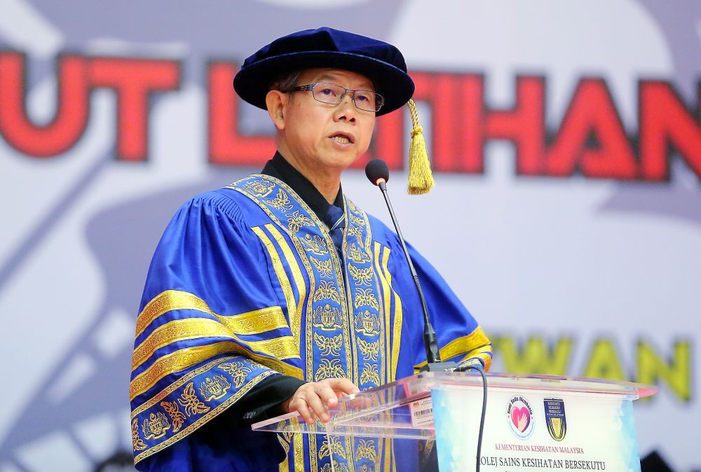 Dr Lee Boon Chye speaks during the Health Ministry Training Instituteu00e2u20acu2122s convocation ceremony in Ulu Kinta October 29, 2018. u00e2u20acu201d Picture by Farhan Najib
