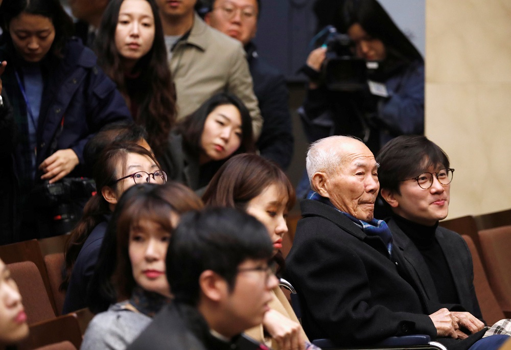 Lee Choon-shik, a victim of wartime forced labor during the Japanese colonial period, sits inside the Supreme Court in Seoul, South Korea, October 30, 2018. u00e2u20acu201d Reuters pic