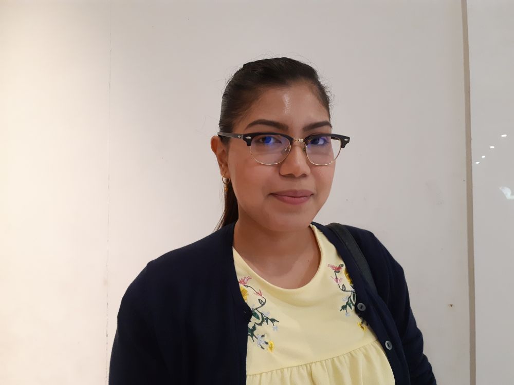 Banker Liyana Khalid suggests that the goovernment should build a platform for fresh graduates to start a career. — Picture by Ida Lim