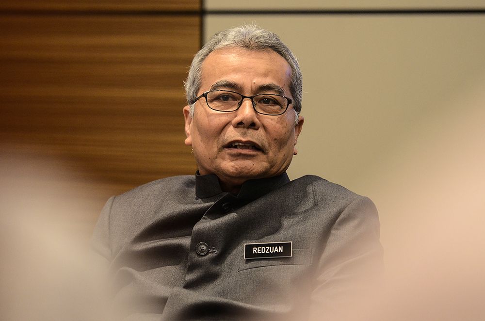 Entrepreneur Development Minister Mohd Redzuan Md Yusof speaks to reporters during a press conference in Cyberjaya October 4, 2018. u00e2u20acu2022 Picture by Miera Zulyana