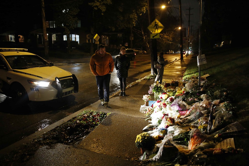 Mourners visit a makeshift memorial outside the Tree of Life synagogue, a day after 11 Jewish worshippers were shot dead in Pittsburgh, Pennsylvania, October 28, 2018. u00e2u20acu201d Reuters pic