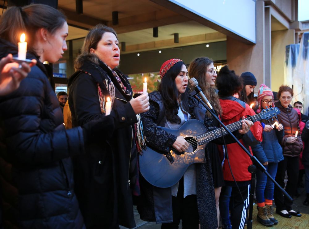 People mourn the loss of life as they hold a vigil for the victims of Pittsburgh synagogue shooting in Pittsburgh, Pennsylvania October 27, 2018. u00e2u20acu2022 Reuters pic