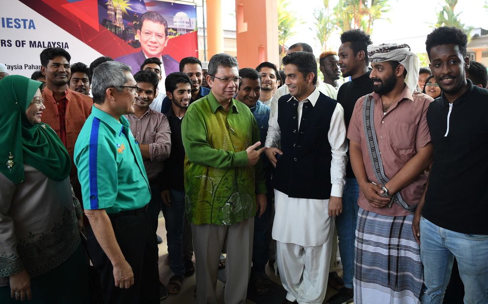 Foreign Minister Datuk Saifuddin Abdullah (centre) meeting with Universiti Malaysia Pahang (UMP) students and staff at UMP Gambang Astaka Hall, Kuantan, October 22, 2018. u00e2u20acu201d Bernama pic