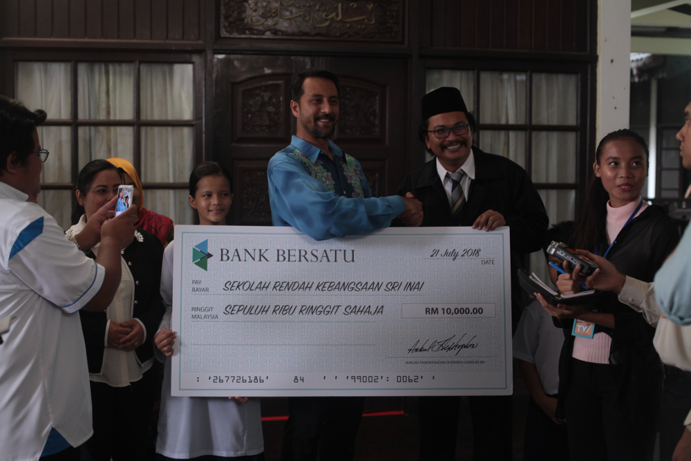 ‘Folklore: Toyol’ tells the tale about a community leader who seeks help from a mysterious female shaman harbouring a dark secret. — Picture courtesy of HBO Asia