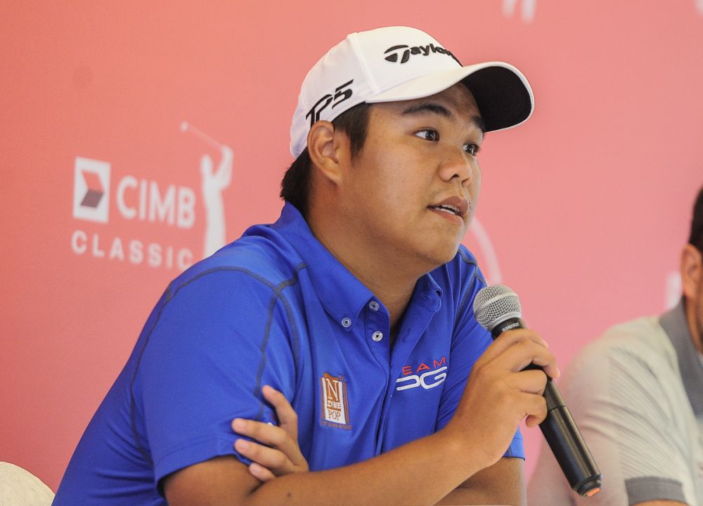 Malaysian golfer Jeremiah Kim Leun Kwang speaks to reporters during an interview session at TPC Kuala Lumpur October 9, 2018. ― Picture by Shafwan Zaidon