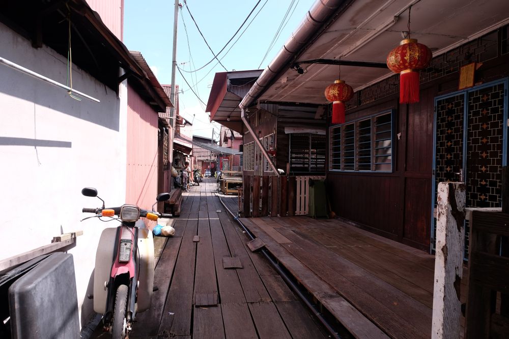 Chew Jetty residents can still celebrate the Hokkien New Year in their own homes and make offerings to the Jade Emperor at home.  ― Picture by KE Ooi