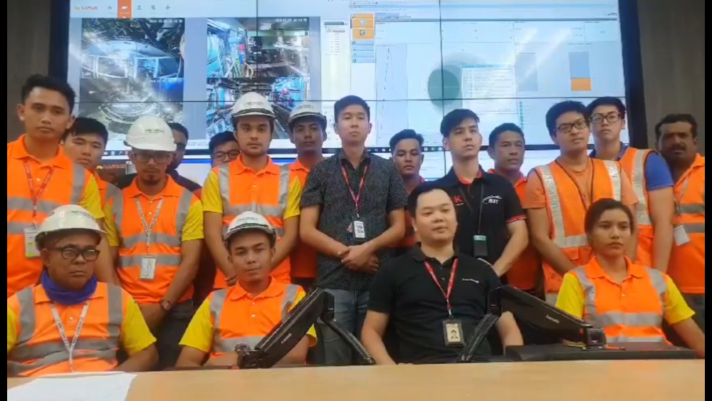Eng (second from right, seated) expressed the workers' disappointment and anxiety over Putrajayau00e2u20acu2122s decision to reopen tender for an underground section of the MRT2 project. u00e2u20acu201d Facebook screencap