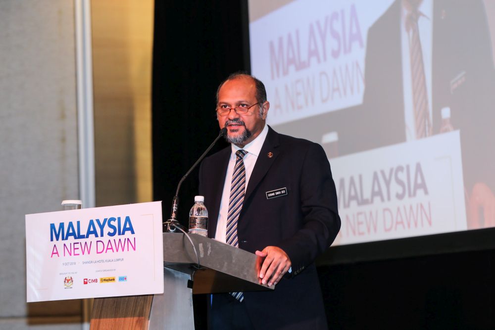 Gobind Singh Deo speaks during the 'Malaysia: A New Dawn' economic forum in Kuala Lumpur October 9, 2018. u00e2u20acu201d Picture by Ahmad Zamzahuri