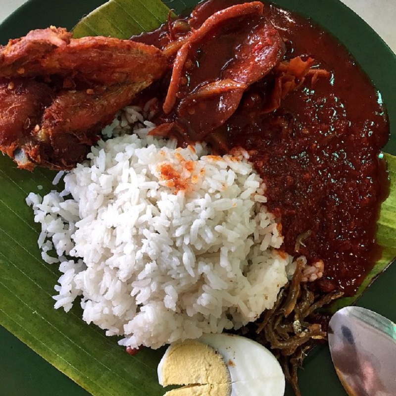 Nasi Lemak Kampung Pandan has been serving up the national dish for more than 35 years. ― Picture via Instagram/Ciknonnoni