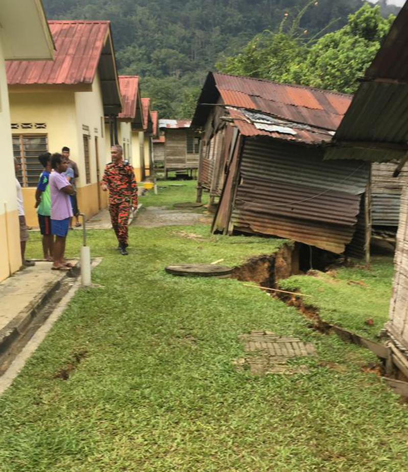 Occupants from at least two homes of an Orang Asli village at Kampung Pawong in Pos Raya-Jalan Cameron Highlands were ordered to evacuate following reports of soil movement. u00e2u20acu201d Picture courtesy of the Fire and Rescue Department