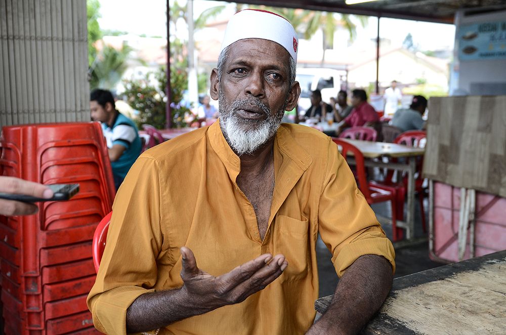 Local resident, Mustapha Kasim, 60, speaks to Malay Mail at Rumah Rakyat Pekan Lukut in Port Dickson October 3, 2018. u00e2u20acu201d Picture by Miera Zulyana