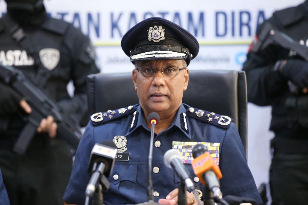 Customs director general Datuk Seri Subromaniam Tholasy speaks during a press conference at KLIA in Sepang October 3, 2018. u00e2u20acu2022 Picture by Azuniddin Ghazali