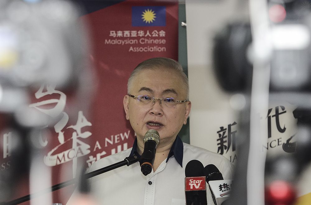 Datuk Seri Wee Ka Siong speaks during the launch of his manifesto at Wisma MCA in Kuala Lumpur October 17, 2018. u00e2u20acu2022 Picture by Miera Zulyana