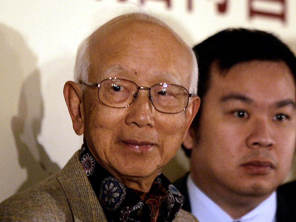 Hong Kong film producer Raymond Chow, who brought kung fu legend Bruce Lee, Jackie Chan to the international spotlight, died on November 2, 2018 at the age of 91. u00e2u20acu201d AFP pic