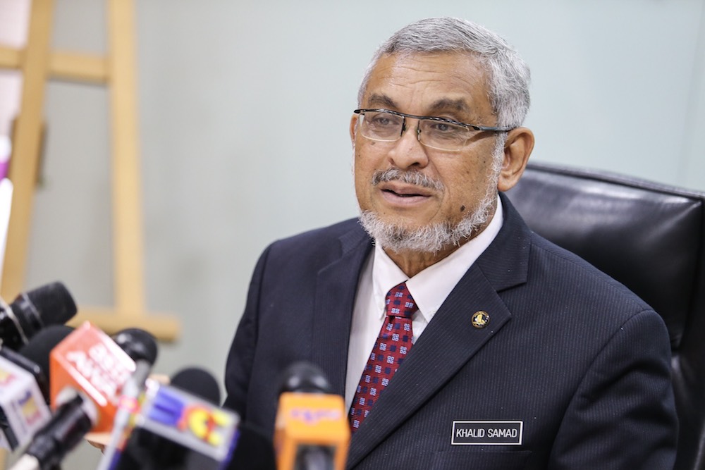 Federal Territories Minister, Khalid Abdul Samad, speaks to the media at DBKL Tower1 in Kuala Lumpur November 7, 2018. u00e2u20acu201d Picture by Hari Anggara