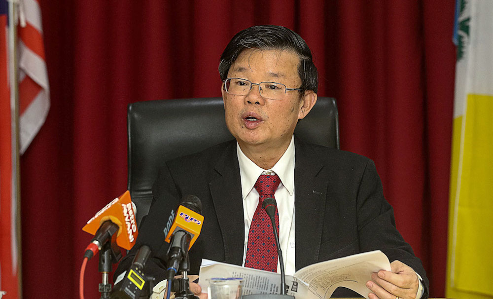Penang Chief Minister Chow Kon Yeow speaks to the press in Komtar, George Town November, 2018. u00e2u20acu201d Picture by Sayuti Zainudin
