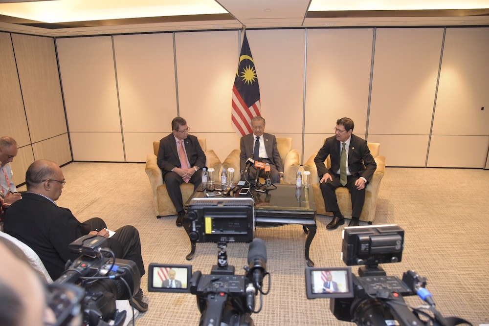 Prime Minister Tun Dr Mahathir at a press conference for Malaysian media after the conclusion of the 33rd Asean Summit in Singapore November 15, 2018. u00e2u20acu201d Picture courtesy of Department of Information Malaysia 