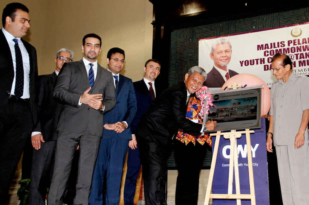 Aminuddin Zulkipli officially launching the Commonwealth Youth City at the Tanjung Malim District Council, November 17, 2018. u00e2u20acu201d Bernama pic