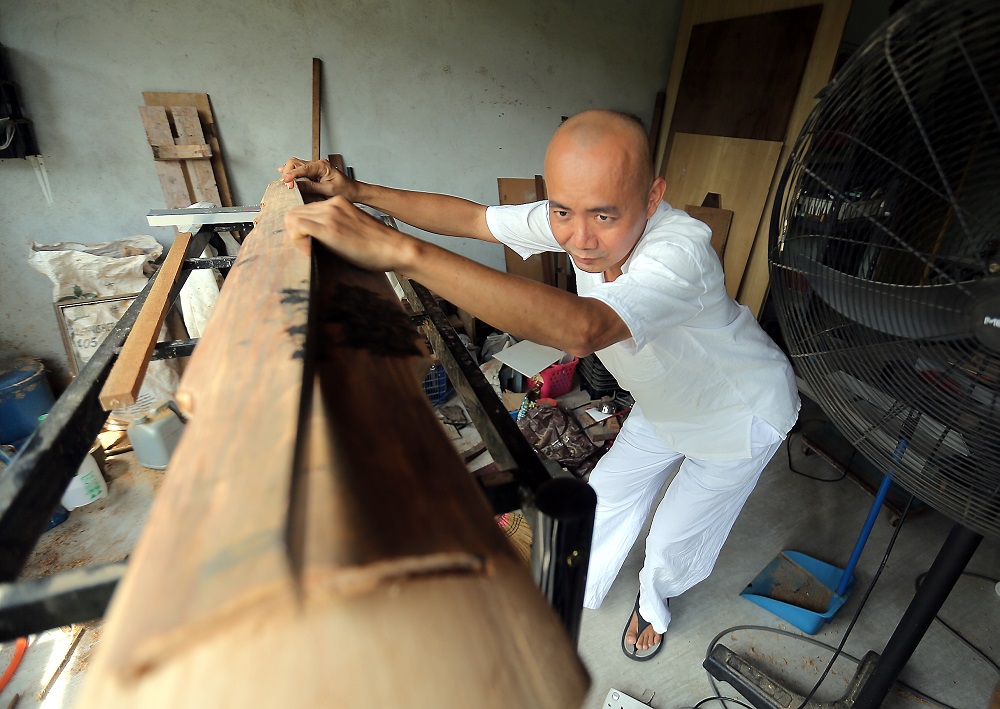The 51-year-old started making the Chinese traditional music instrument in 2013 after falling in love with the instrument.