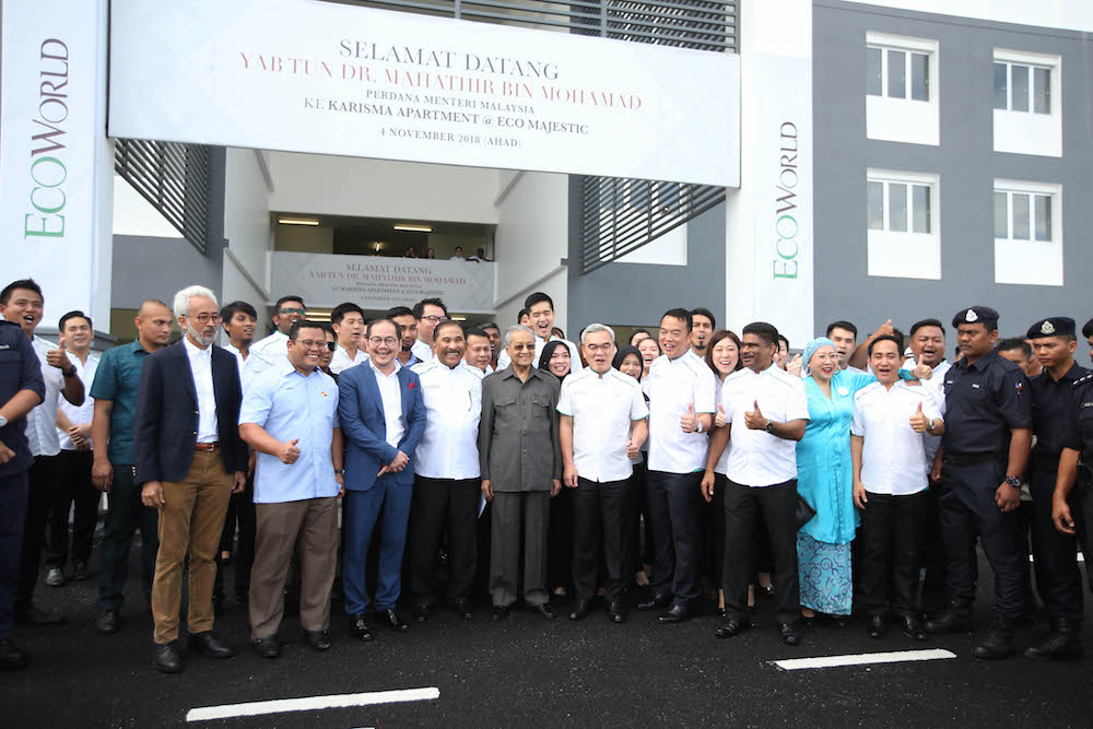 Prime Minister Tun Dr Mahathir Mohamad launches the FundMyHome project in Semenyih November 4, 2018. u00e2u20acu201d Picture by Azinuddin Ghazali