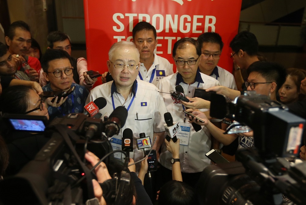 Newly elected MCA president, Datuk Seri Wee Ka Siong (left), speaks to the media at Wisma MCA in Kuala Lumpur November 4, 2018. u00e2u20acu201d Picture by Razak Ghazali