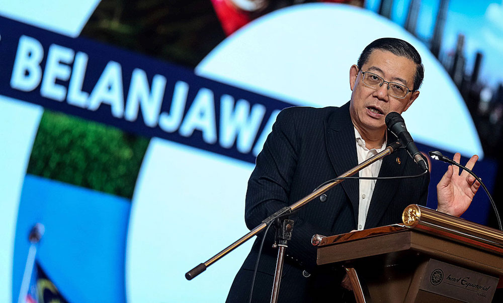 Lim Guan Eng delivers his speech during the u00e2u20acu02dcSpecial Briefing on Budget 2019u00e2u20acu2122 in George Town November 7, 2018. u00e2u20acu201d Picture by Sayuti Zainudin