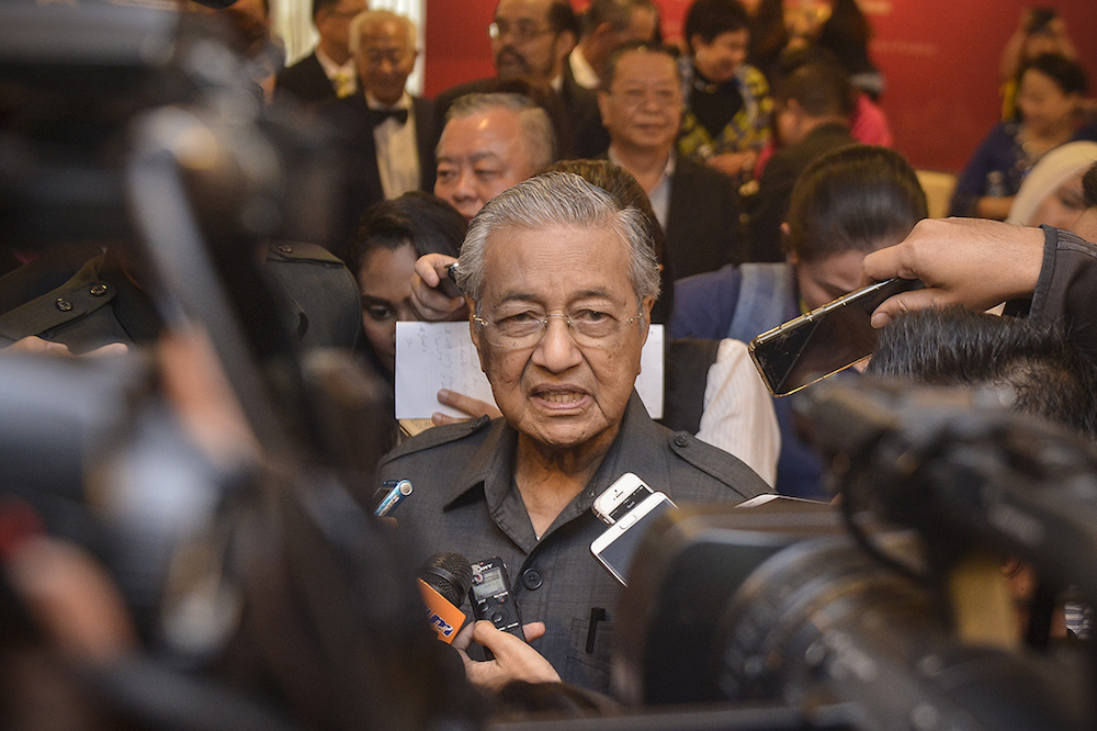 Tun Dr Mahathir Mohamad speaks to reporters in Putrajaya November 8, 2018. u00e2u20acu201d Picture by Mukhriz Hazim