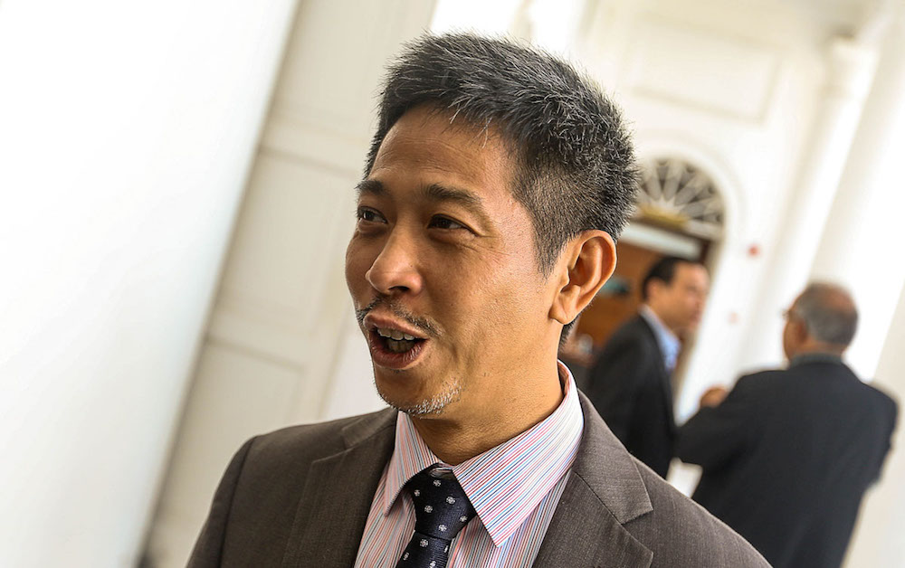 Bukit Tengah assemblyman Gooi Hsiao Leung speaks to the press in George Town November 12, 2018. u00e2u20acu201d Picture by Sayuti Zainudin
