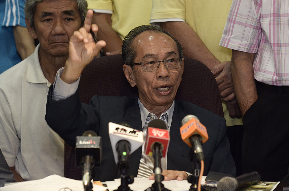 Malaysia Singapore Coffee Shop Proprietors’ General Association president Datuk Ho Su Mong speaks during a press conference in Kuala Lumpur November 12, 2018. — Picture by Miera Zulyana