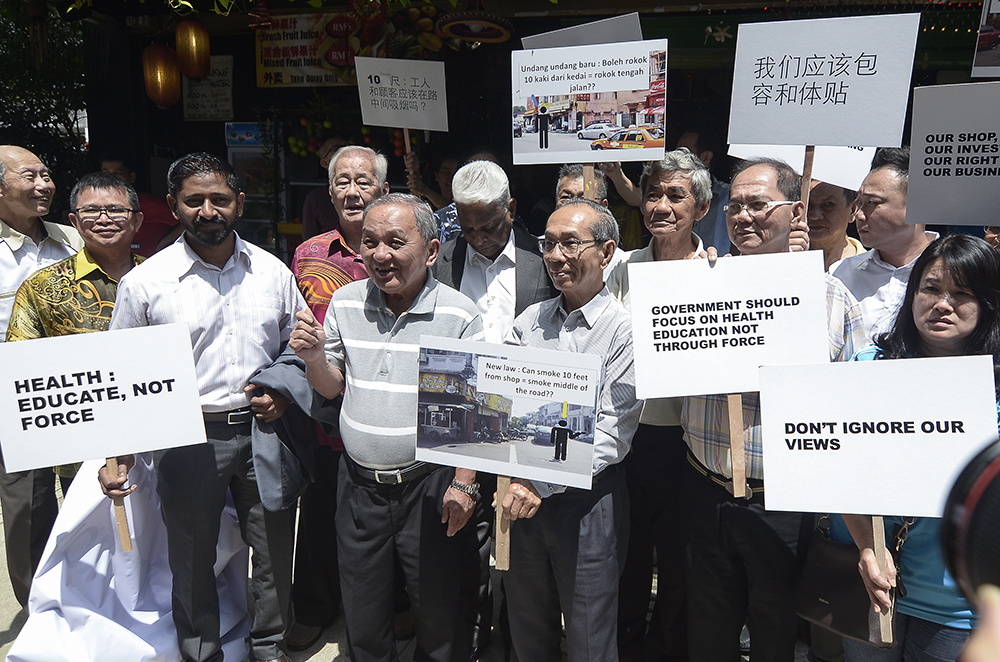 Coffeeshop owners protest against the smoking ban at open-air eateries, in Kuala Lumpur November 12, 2018. u00e2u20acu201d Picture by Miera Zulyana