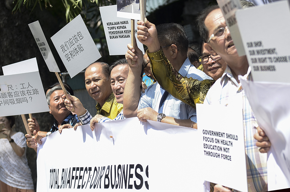 Coffeeshop owners protest against the smoking ban at open-air eateries, in Kuala Lumpur November 12, 2018. u00e2u20acu201d Picture by Miera Zulyana