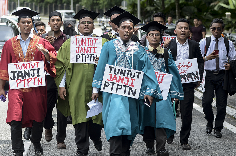 Activists from Gabungan Mahasiswa Islam Malaysia take part in a protest march from Universiti Malaya to Parliament in Kuala Lumpur November 13, 2018. u00e2u20acu201d Picture by Miera Zulyana