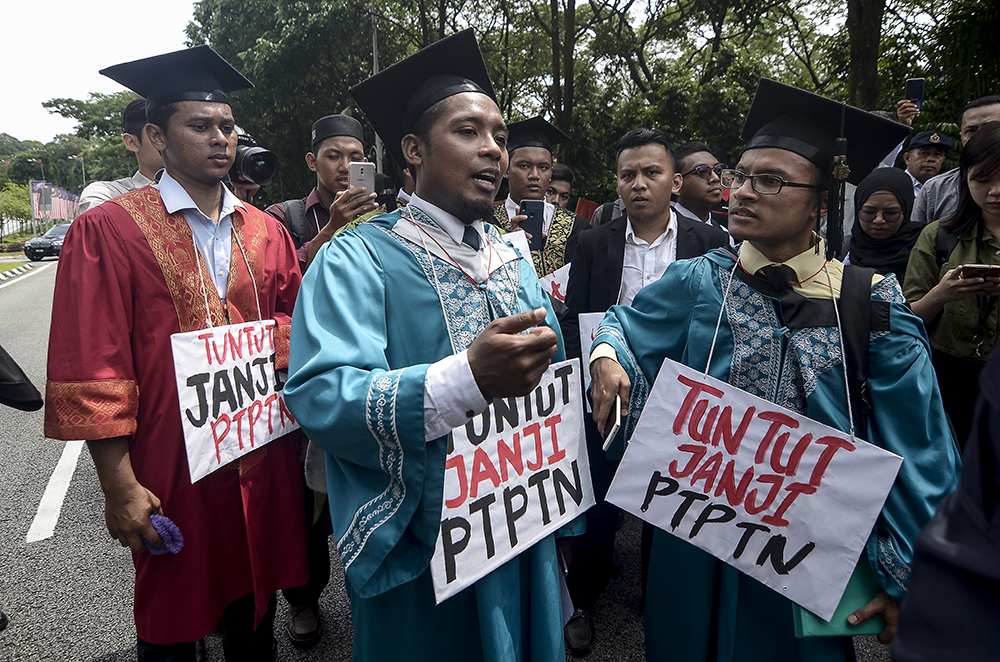 Activists from Gabungan Mahasiswa Islam Malaysia take part in a protest march from Universiti Malaya to Parliament in Kuala Lumpur November 13, 2018. u00e2u20acu201d Picture by Miera Zulyana